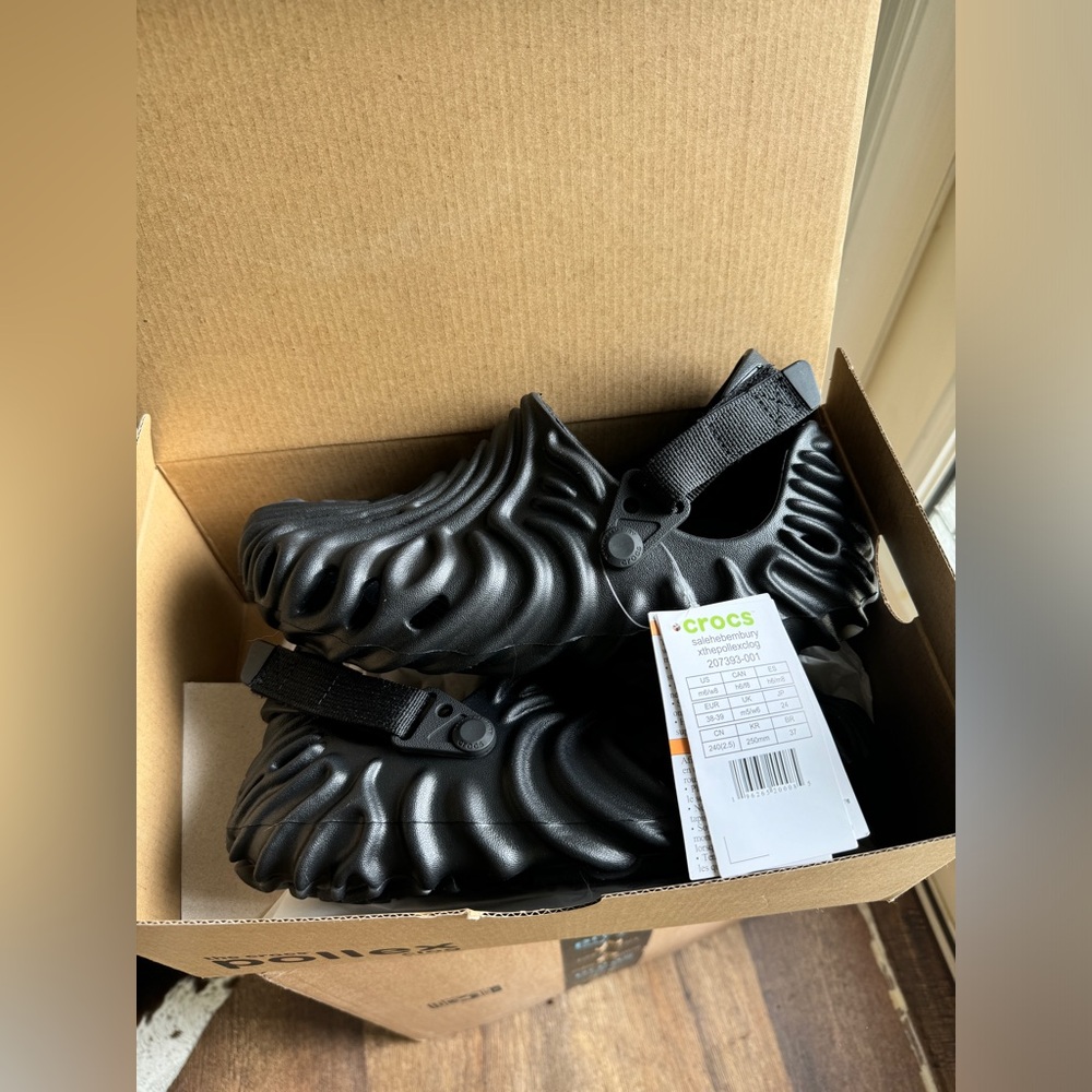 NWT Salehe Bembury Pollex Crocs Black
